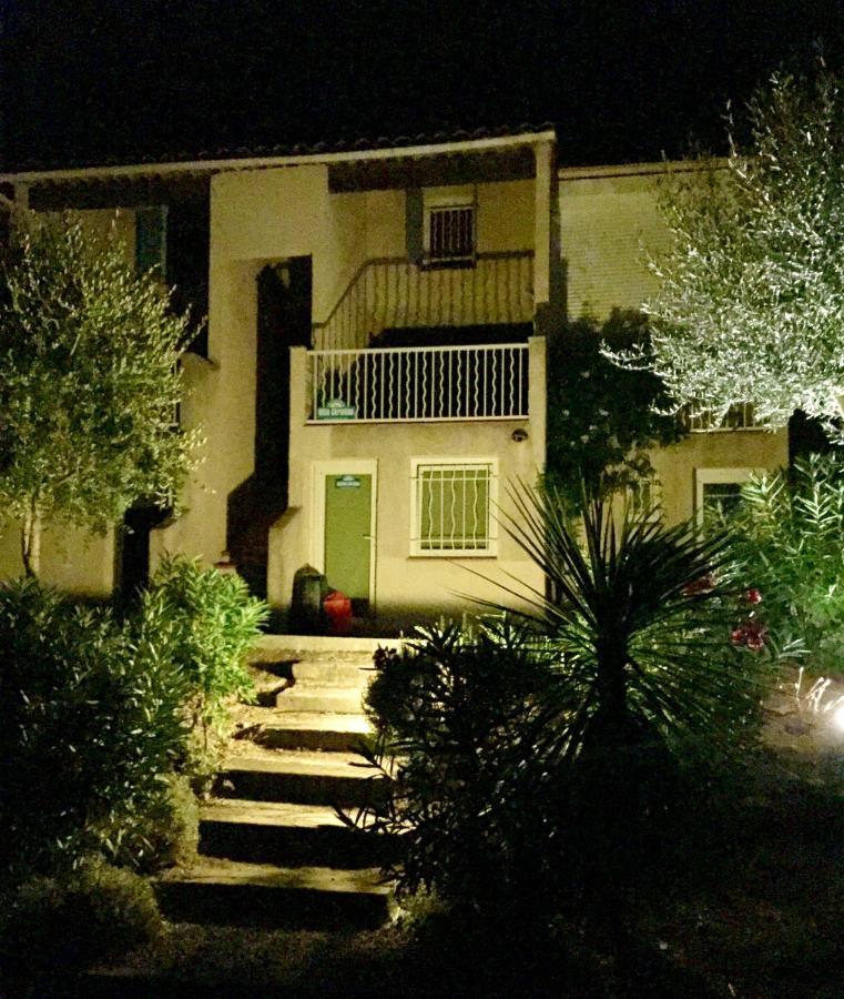 Maison Charmante A Cogolin Avec Vue Sur La Mer Et Piscine Exterior foto